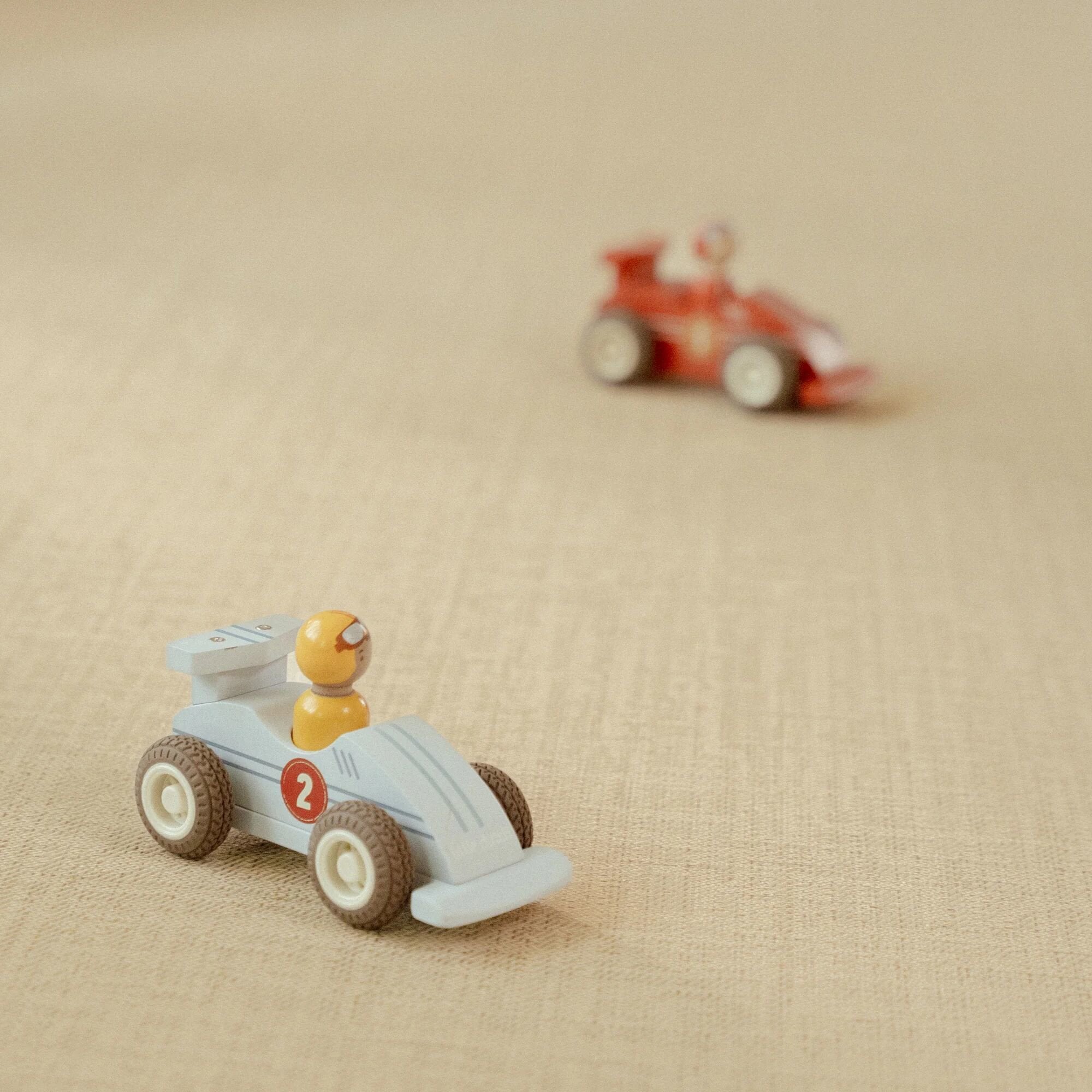 pullback-racewagens-met-pegdoll-fsc