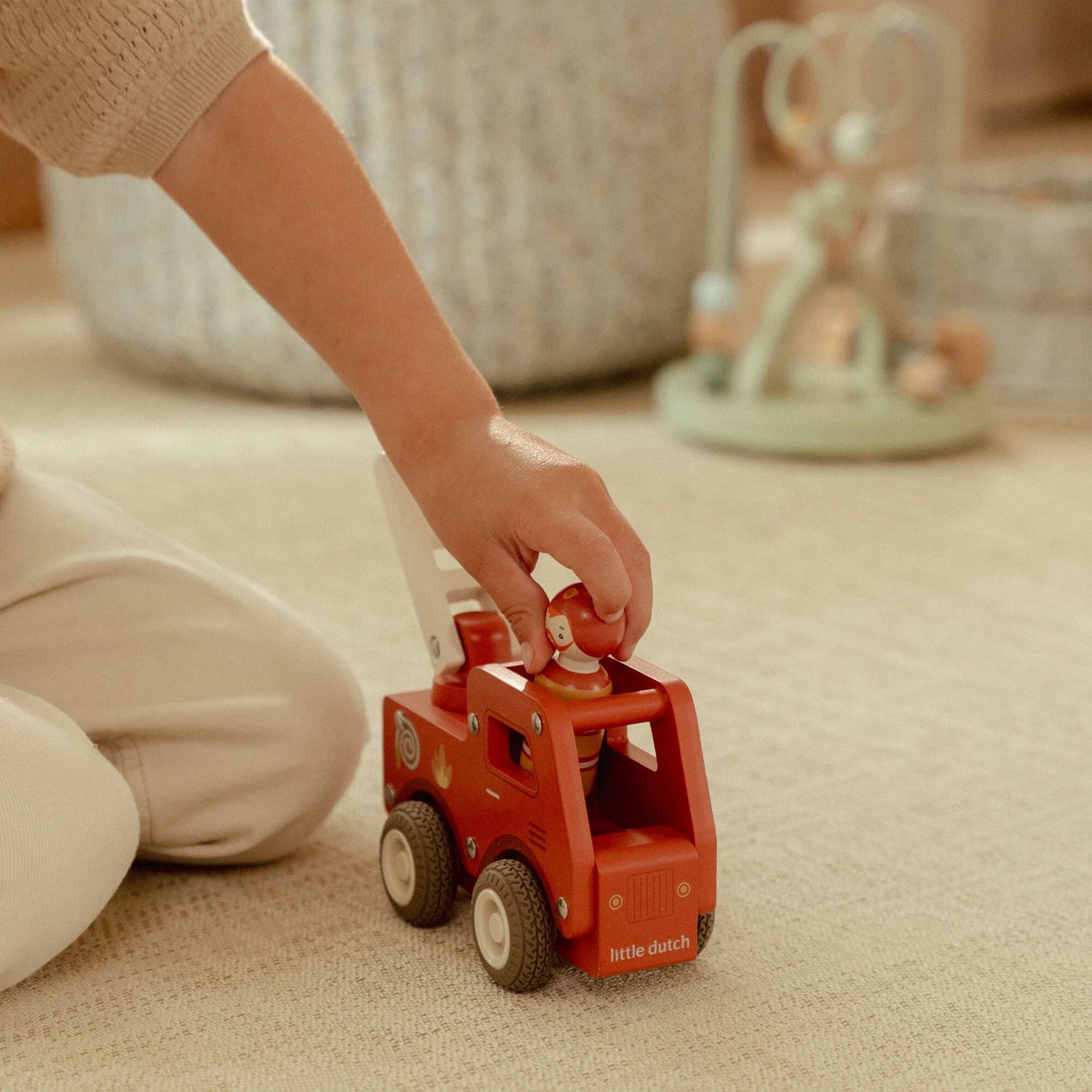 brandweerwagen-met-pegdoll-fsc