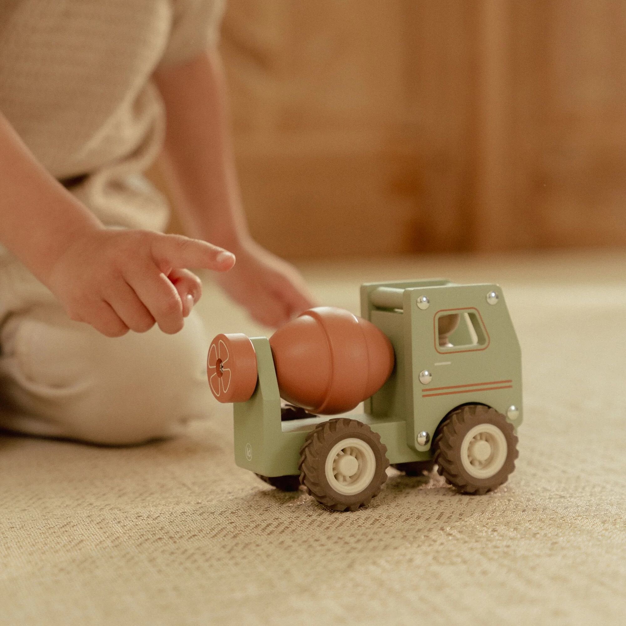 houten-cementwagen-groen-essentials