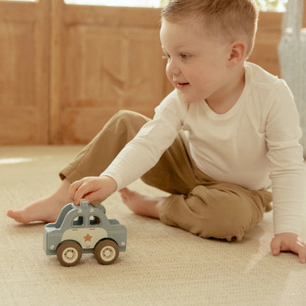 politiewagen-met-pegdoll-fsc