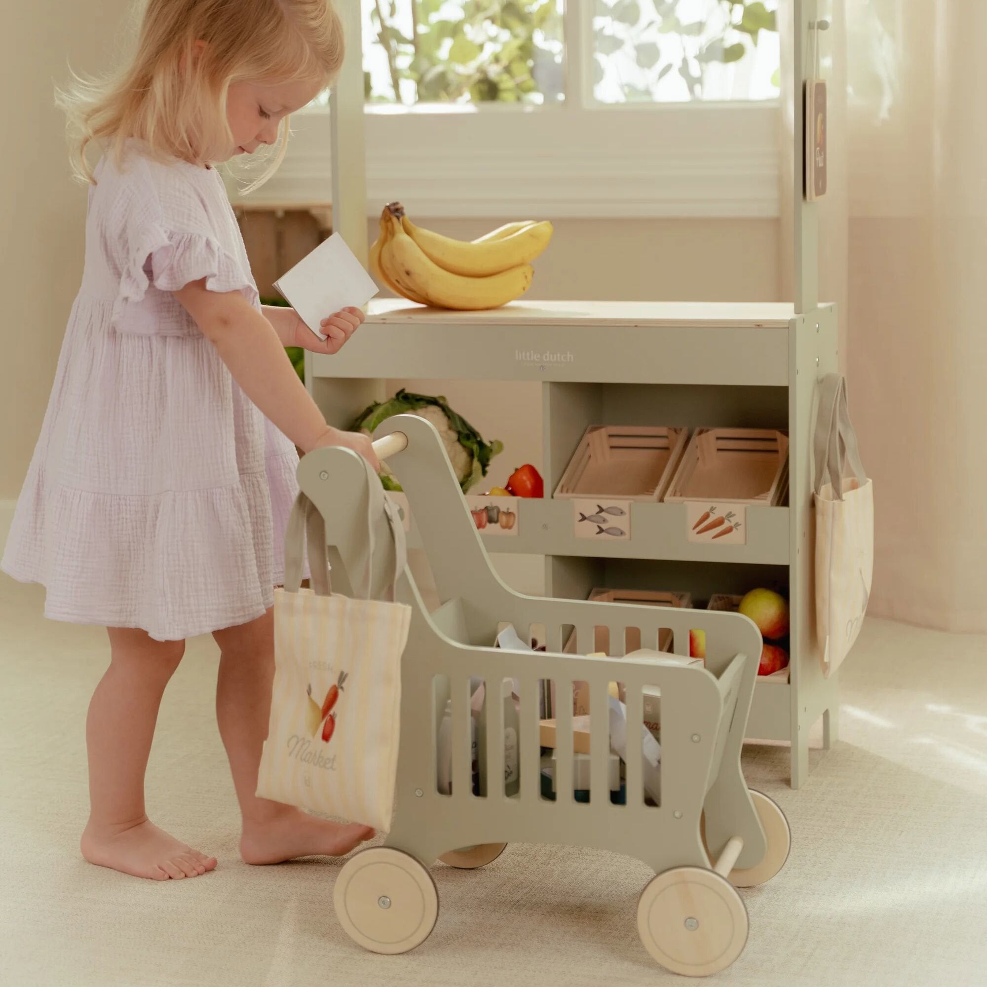 Wooden shopping cart – Green – Essentials
