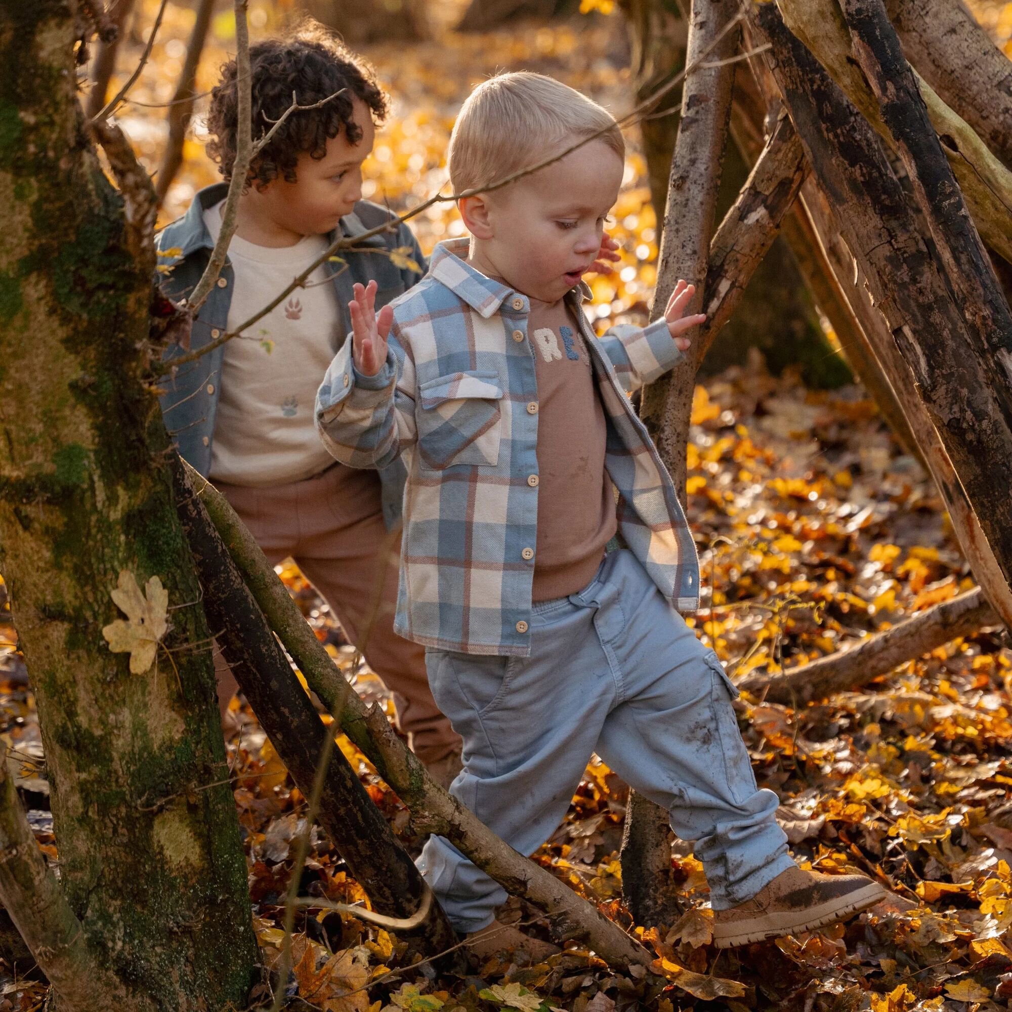 sweater-bruin-forest-friends