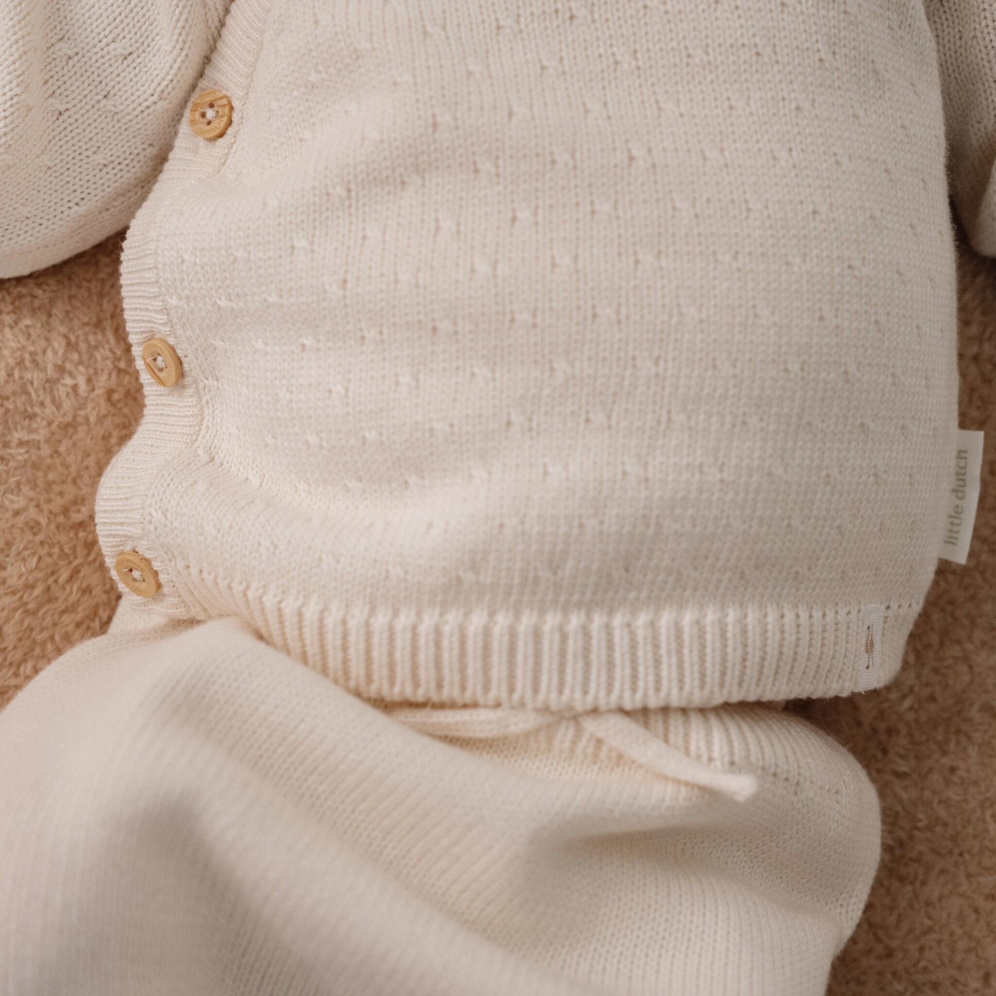 vest-wit-newborn-naturals