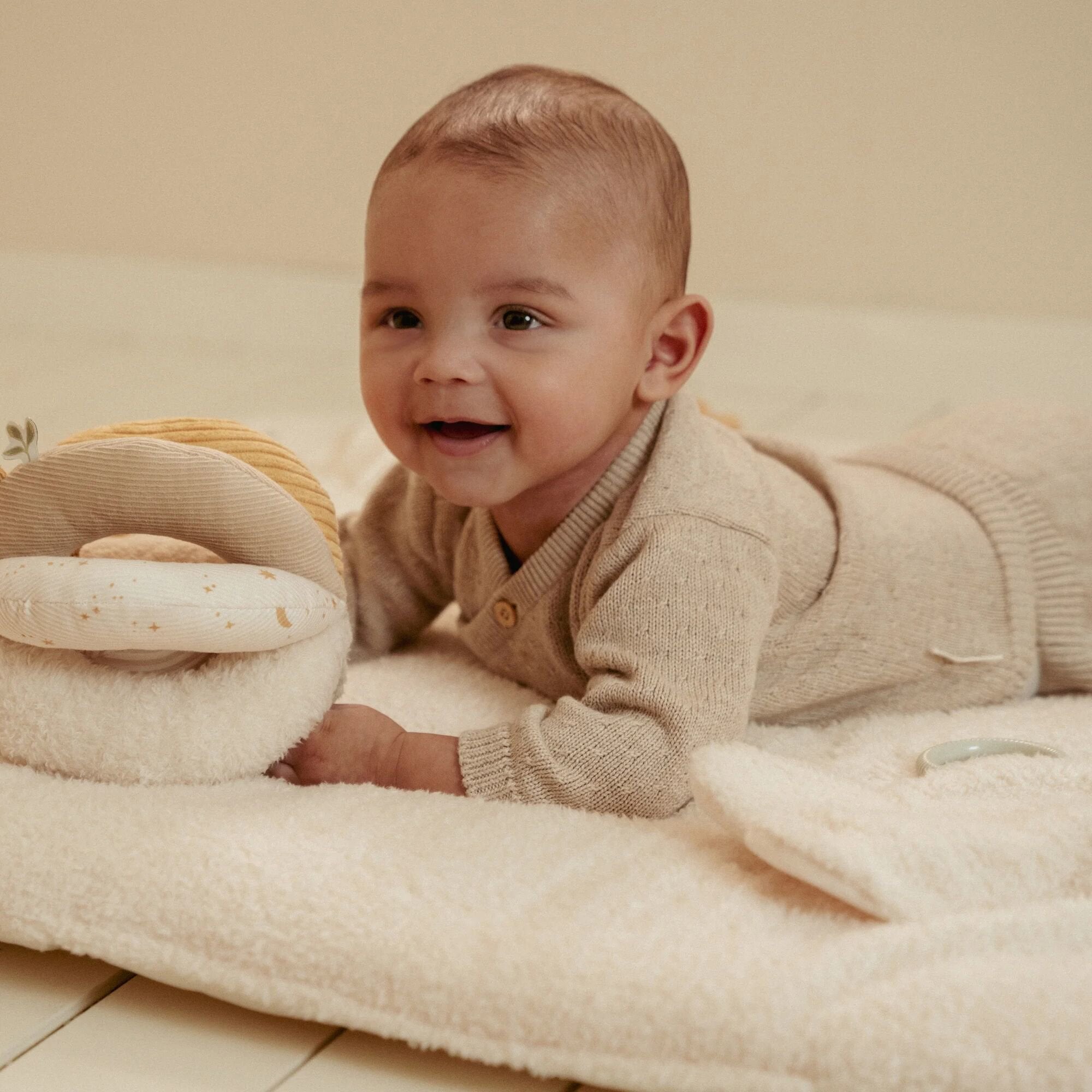 vest-beige-newborn-naturals