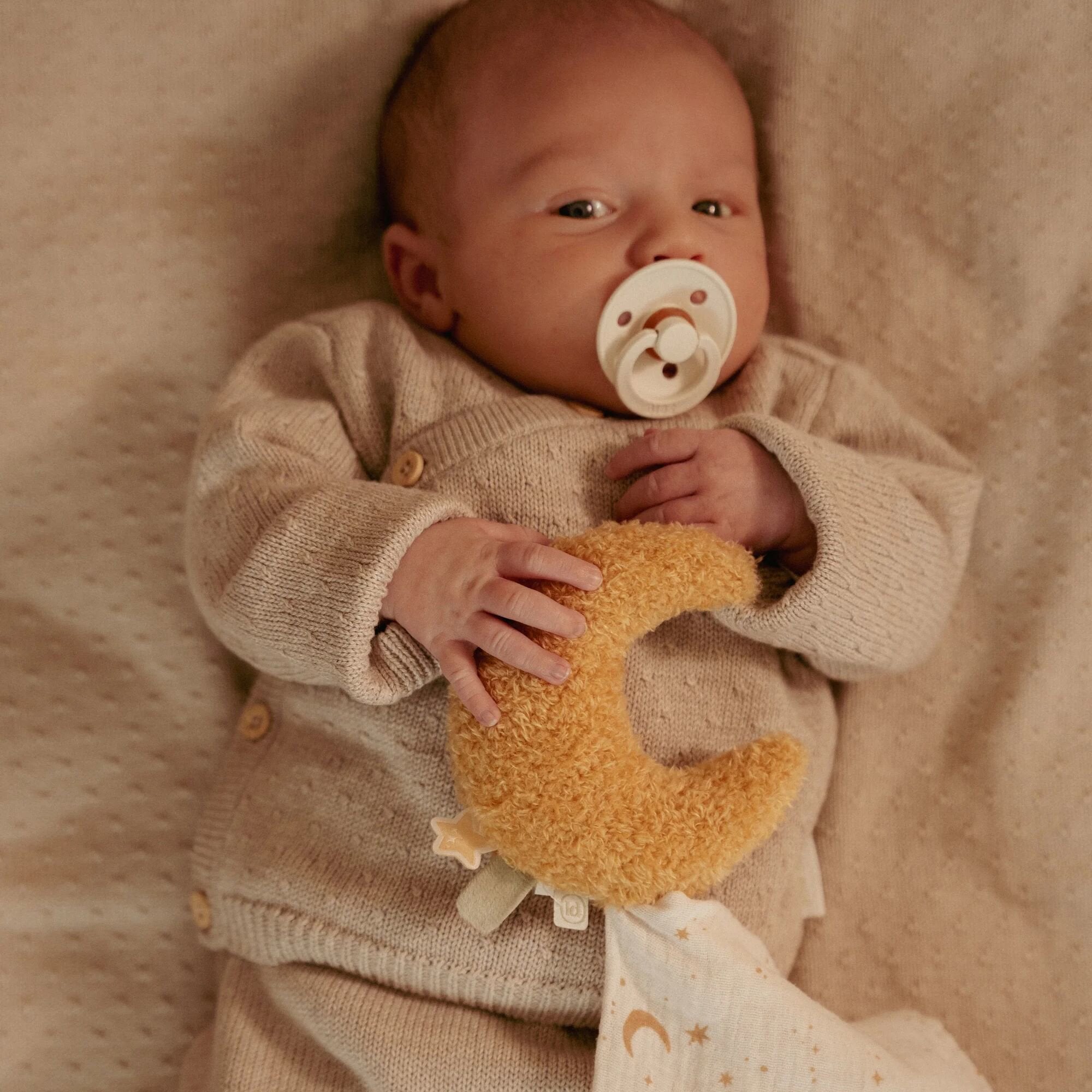 vest-beige-newborn-naturals