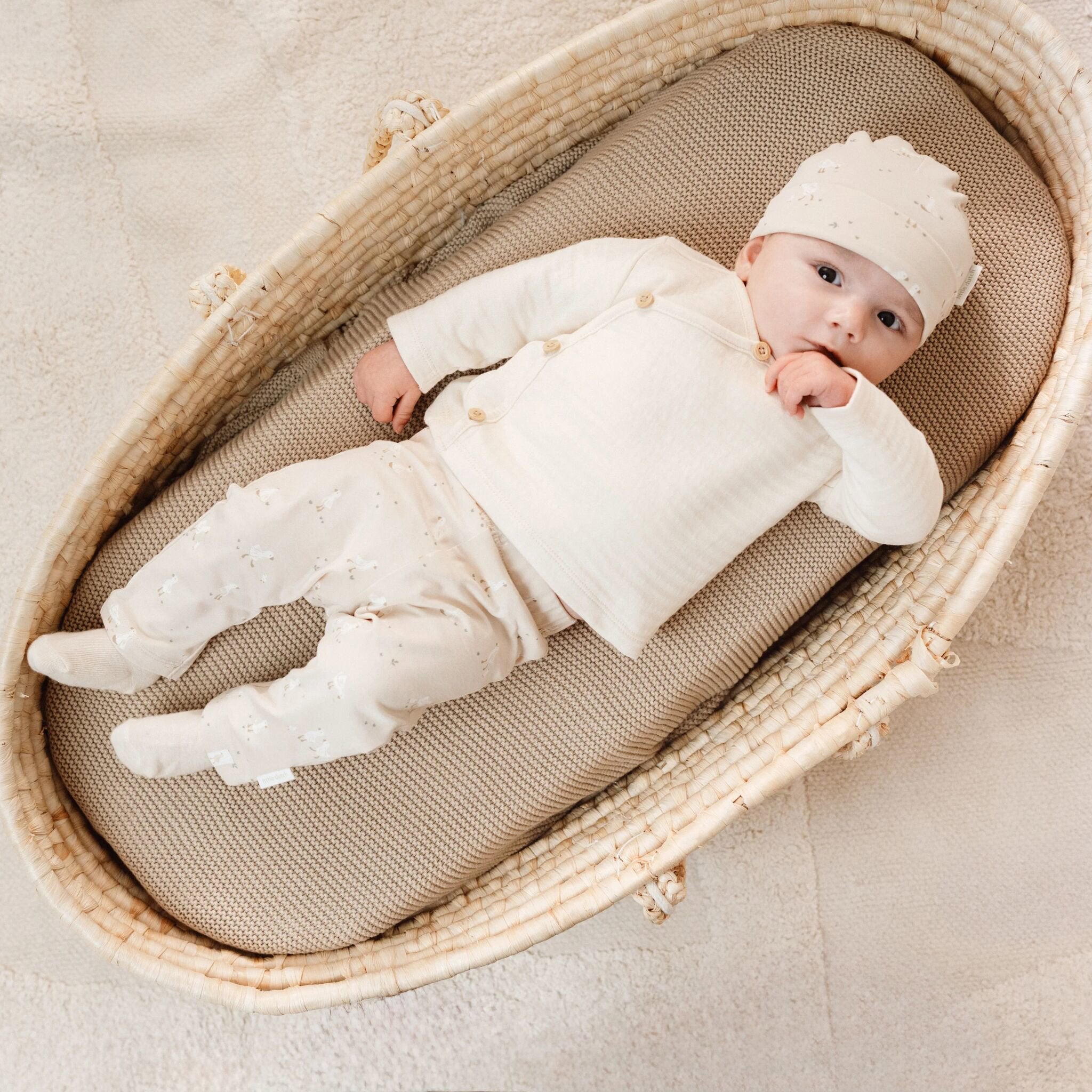 mutsje-beige-newborn-naturals-little-goose