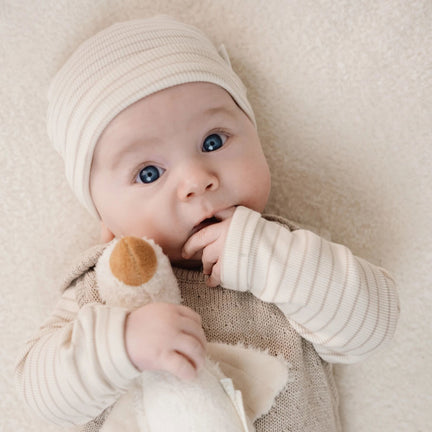 babymutsje-beige-newborn-naturals-stripe