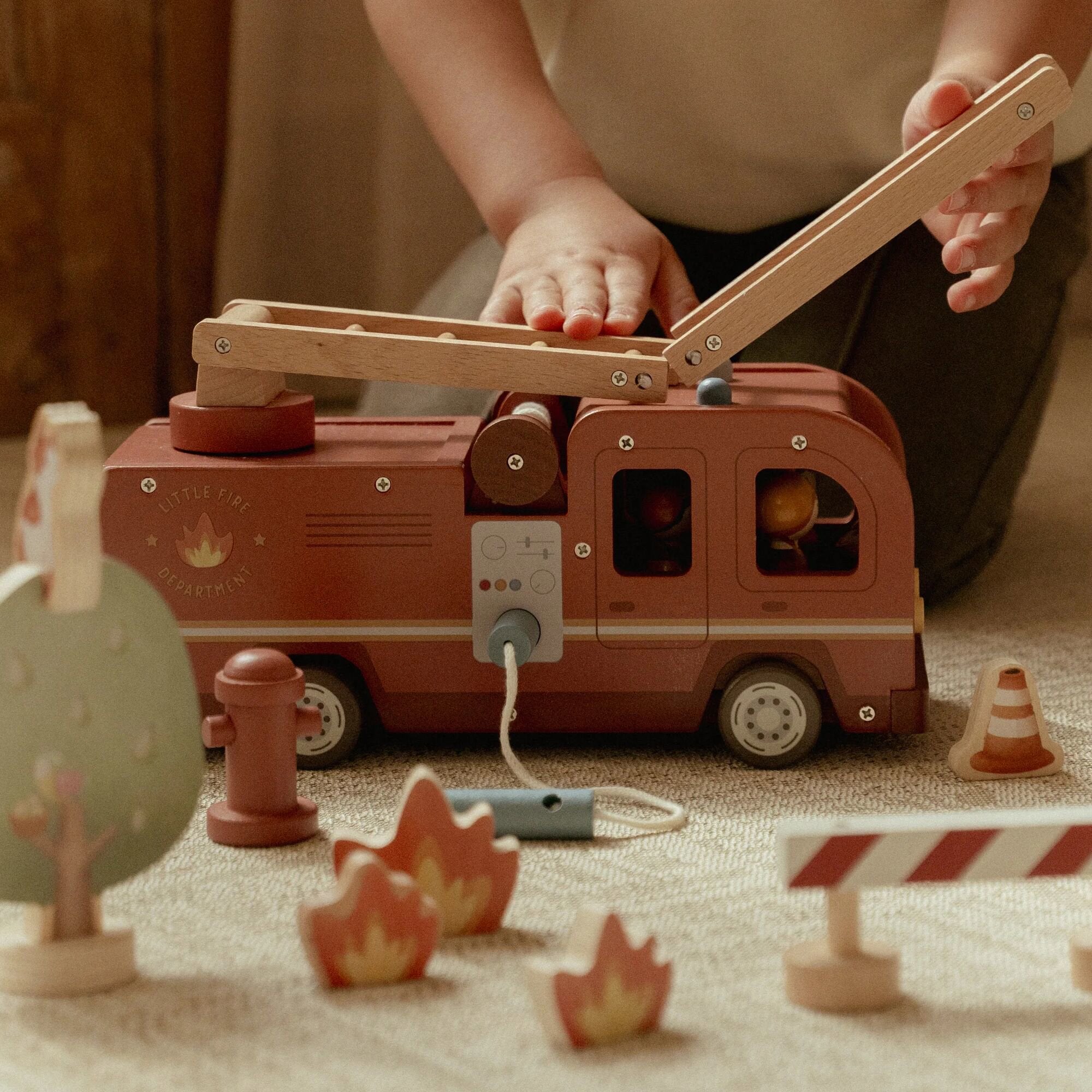 brandweerwagen-met-pegdolls-fsc