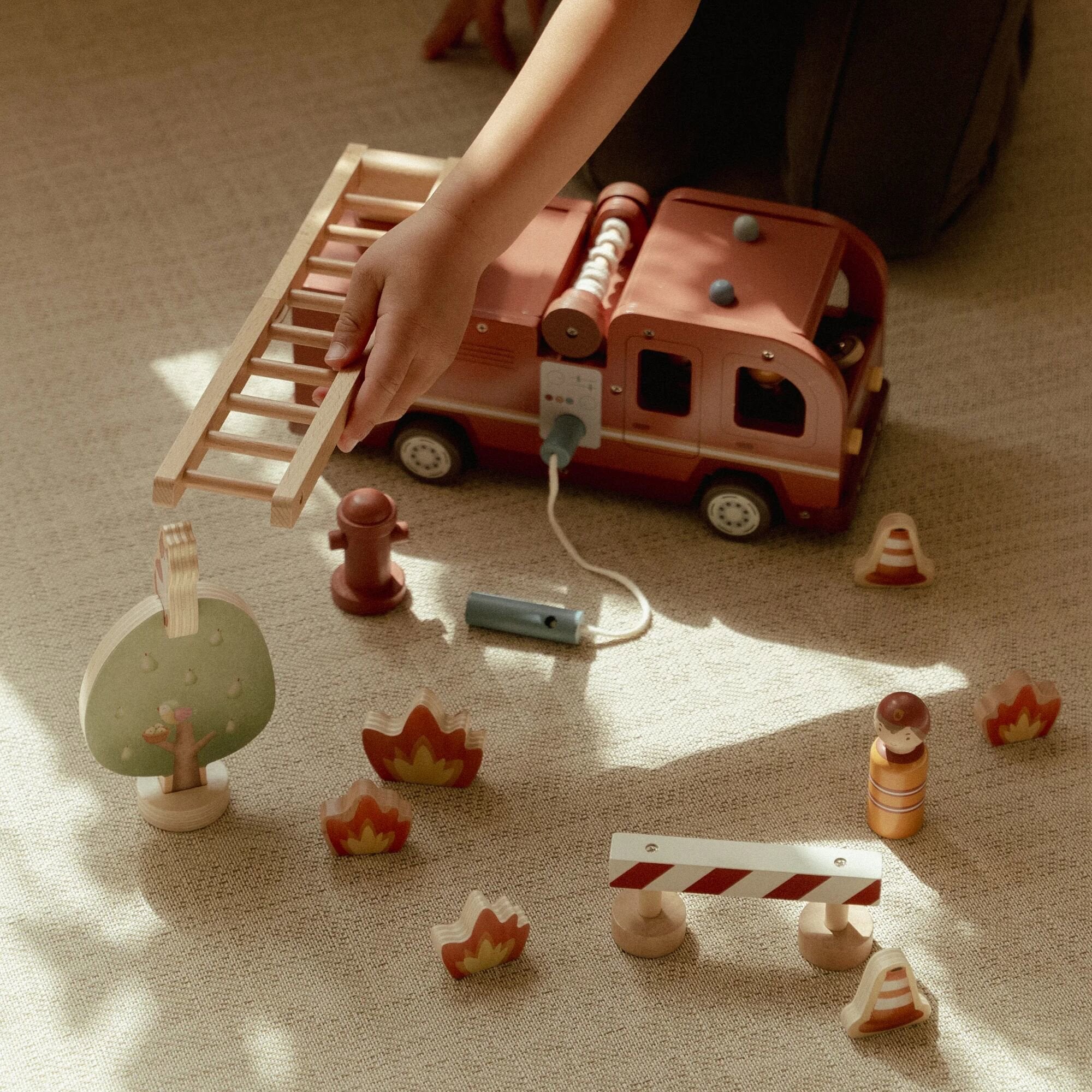 brandweerwagen-met-pegdolls-fsc