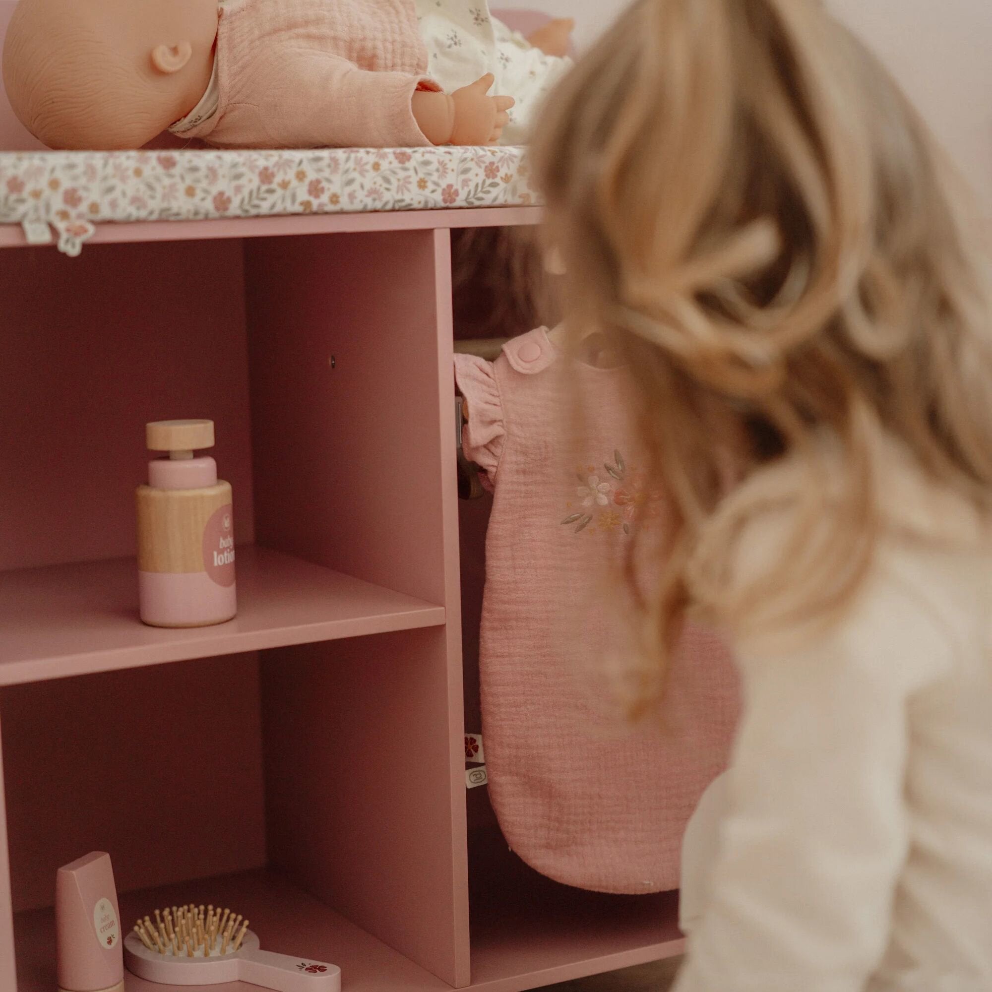 poppencommode-met-accessoires-en-kastje