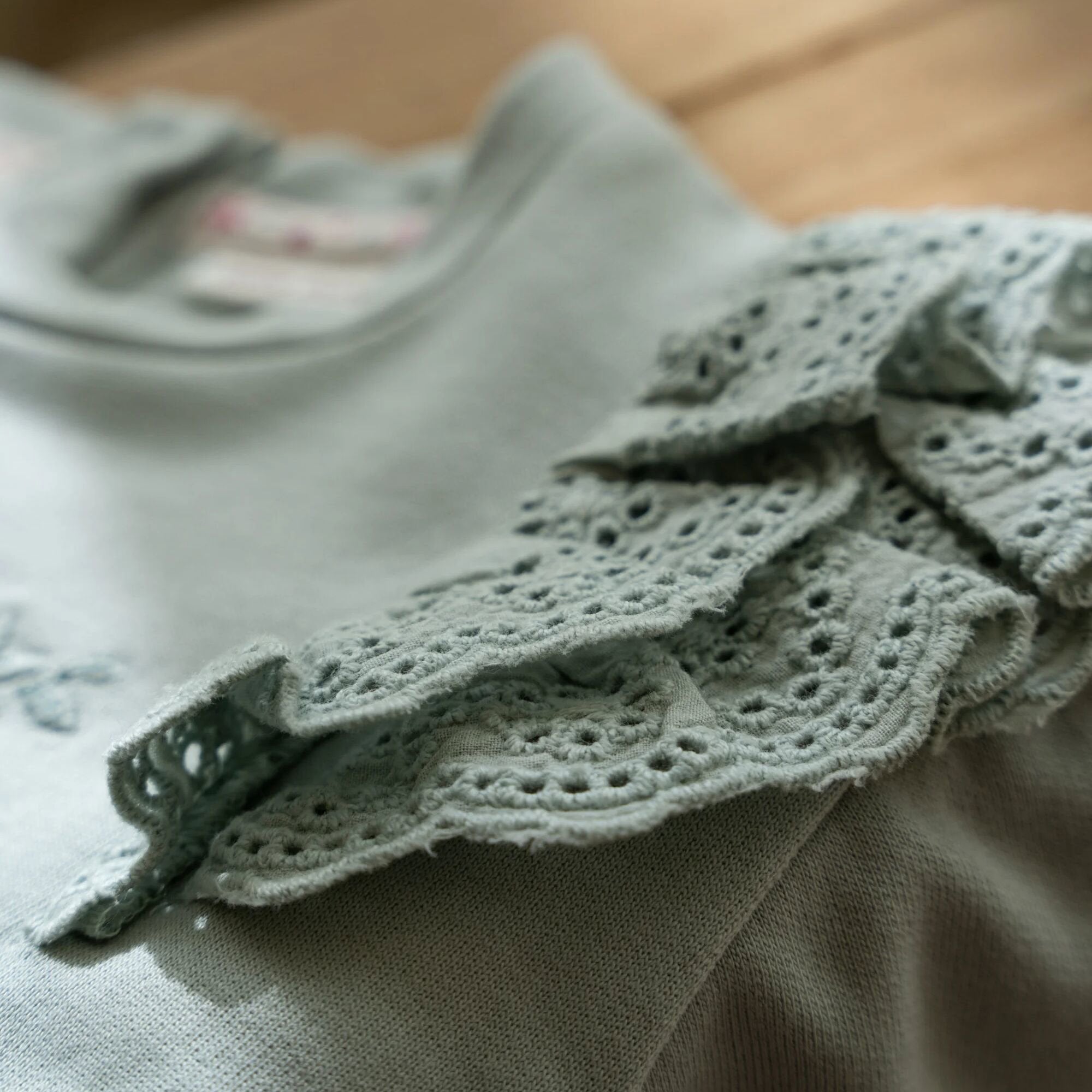 sweater-ruches-groen-fairy-garden