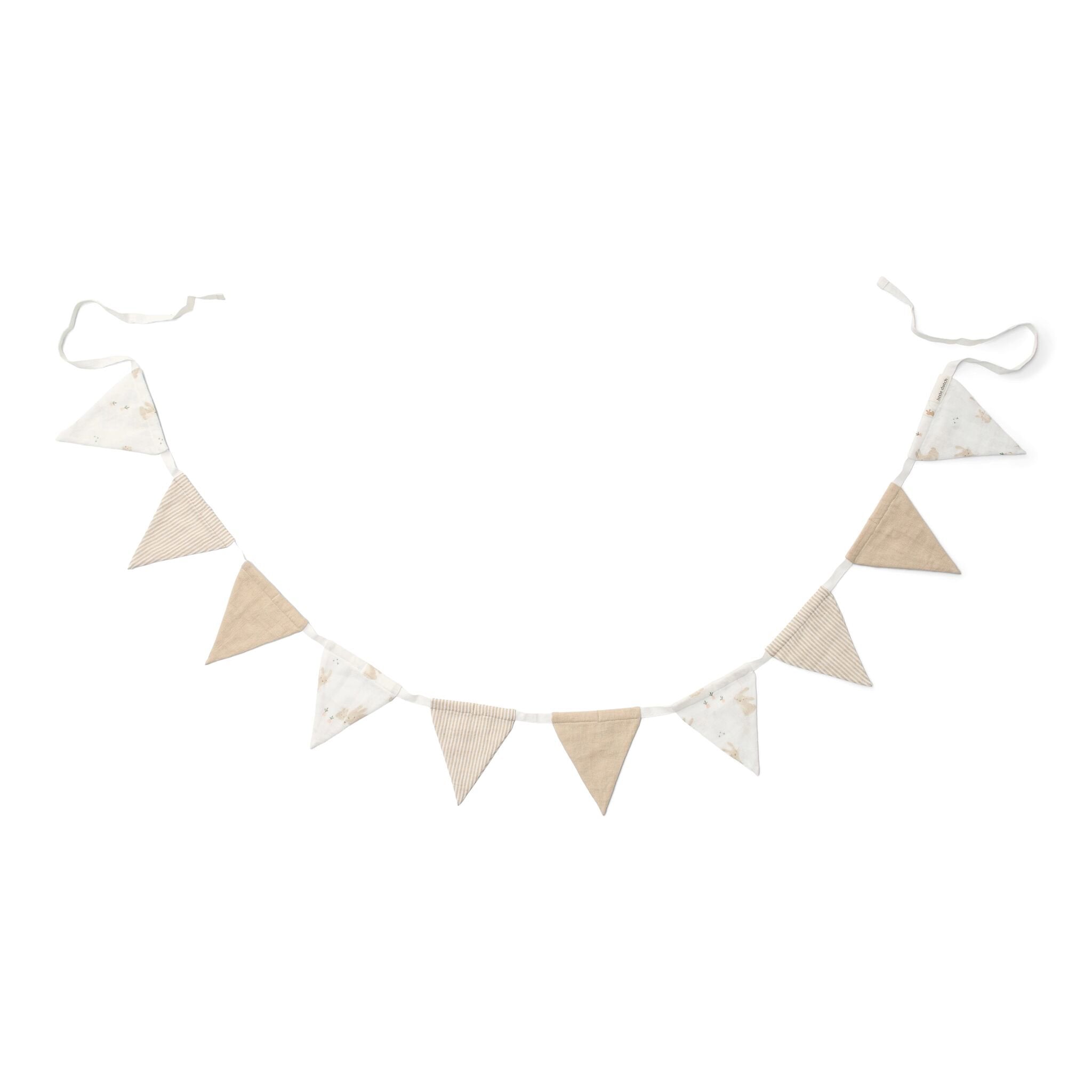 slinger-met-vlaggetjes-wit-newborn-naturals-baby-bunny