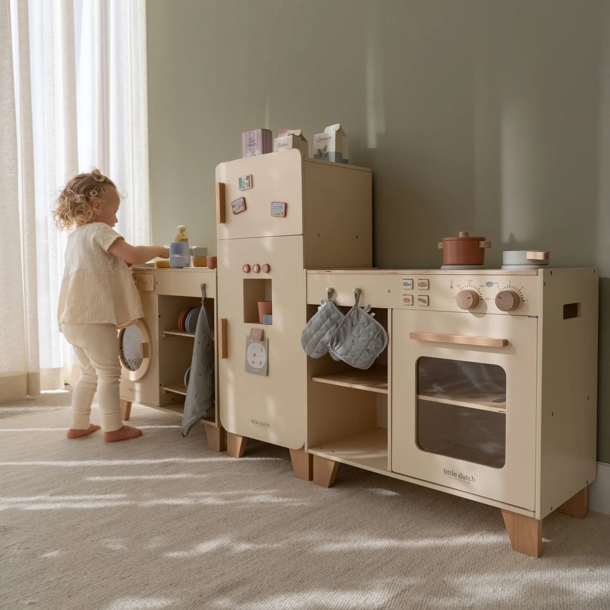 Wooden play kitchen – Essentials – Limited edition