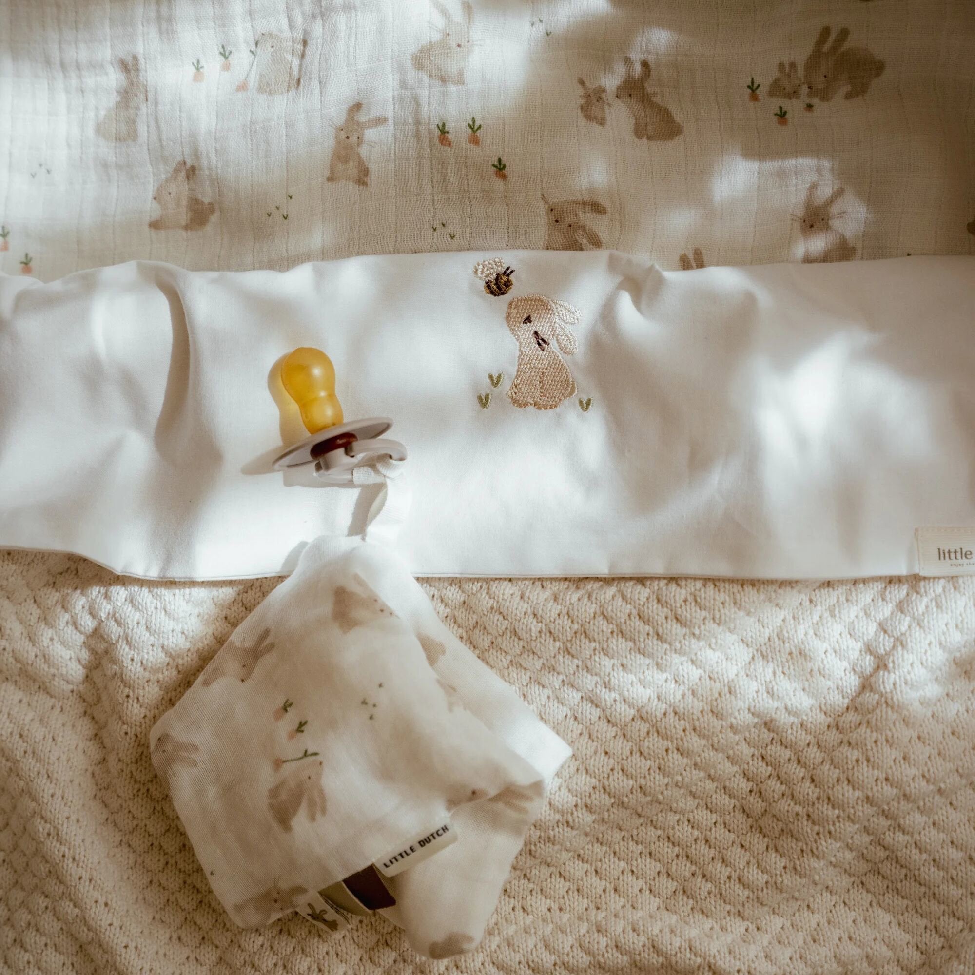 wieglaken-wit-newborn-naturals-baby-bunny