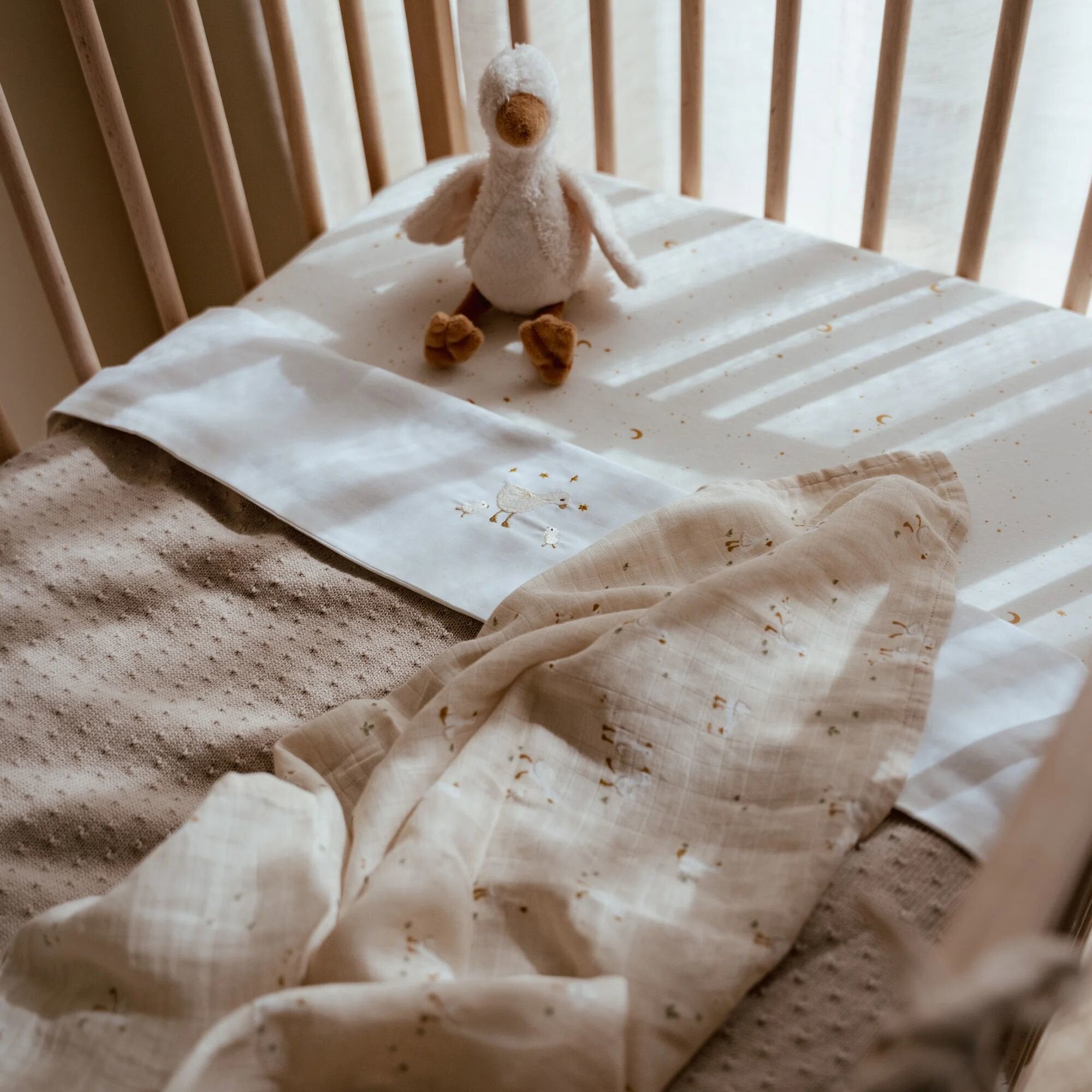 wieg-hoeslaken-wit-newborn-naturals-little-goose