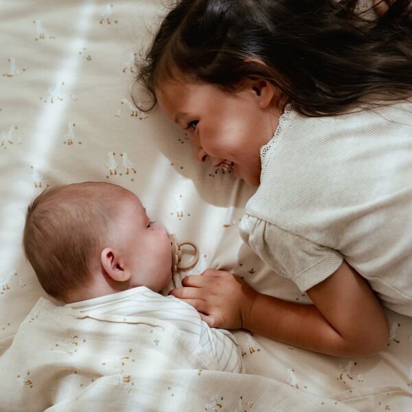 wiegdeken-beige-newborn-naturals-little-goose