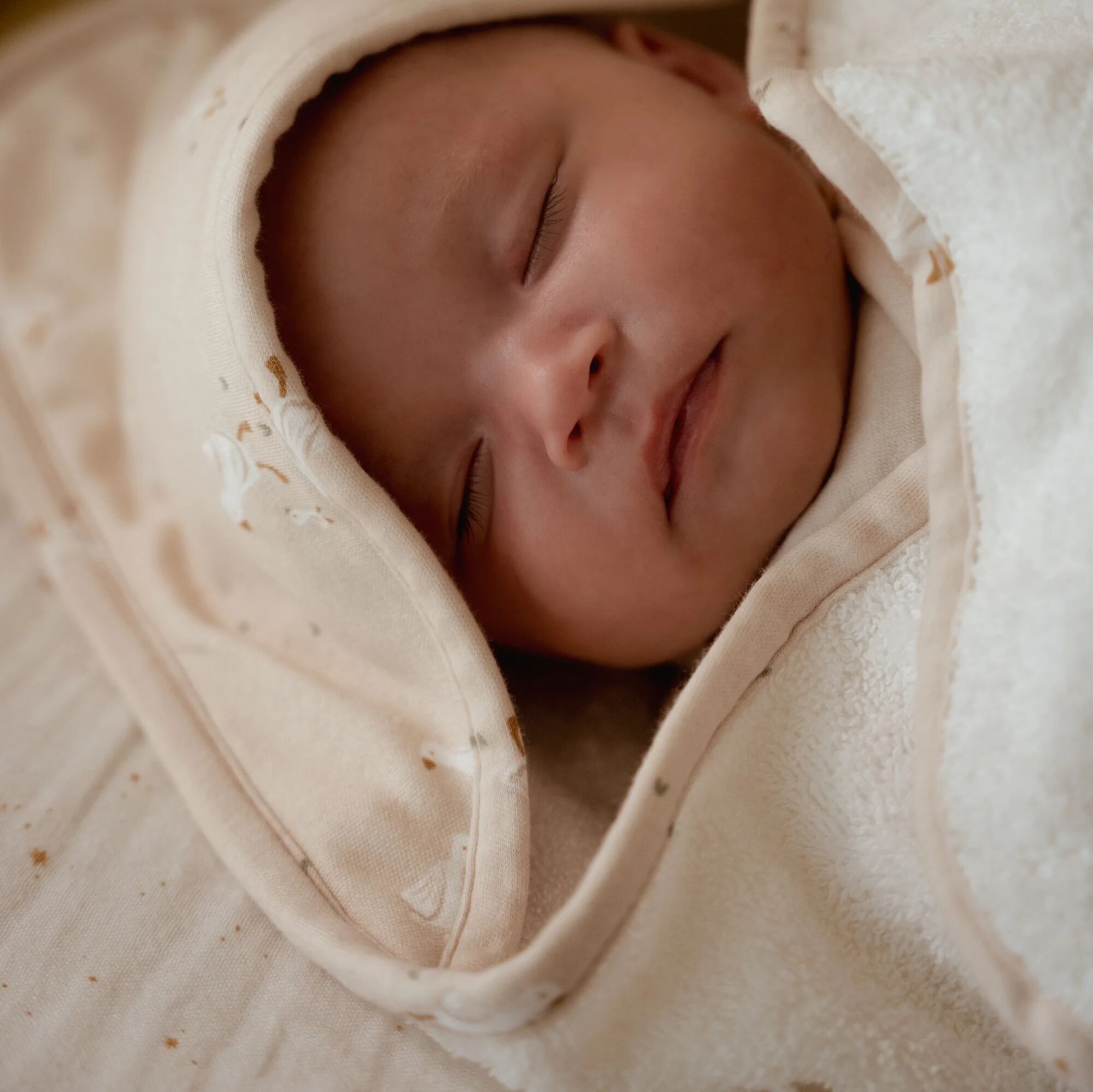 aankleedkussenhoes-wit-newborn-naturals-moon-stars
