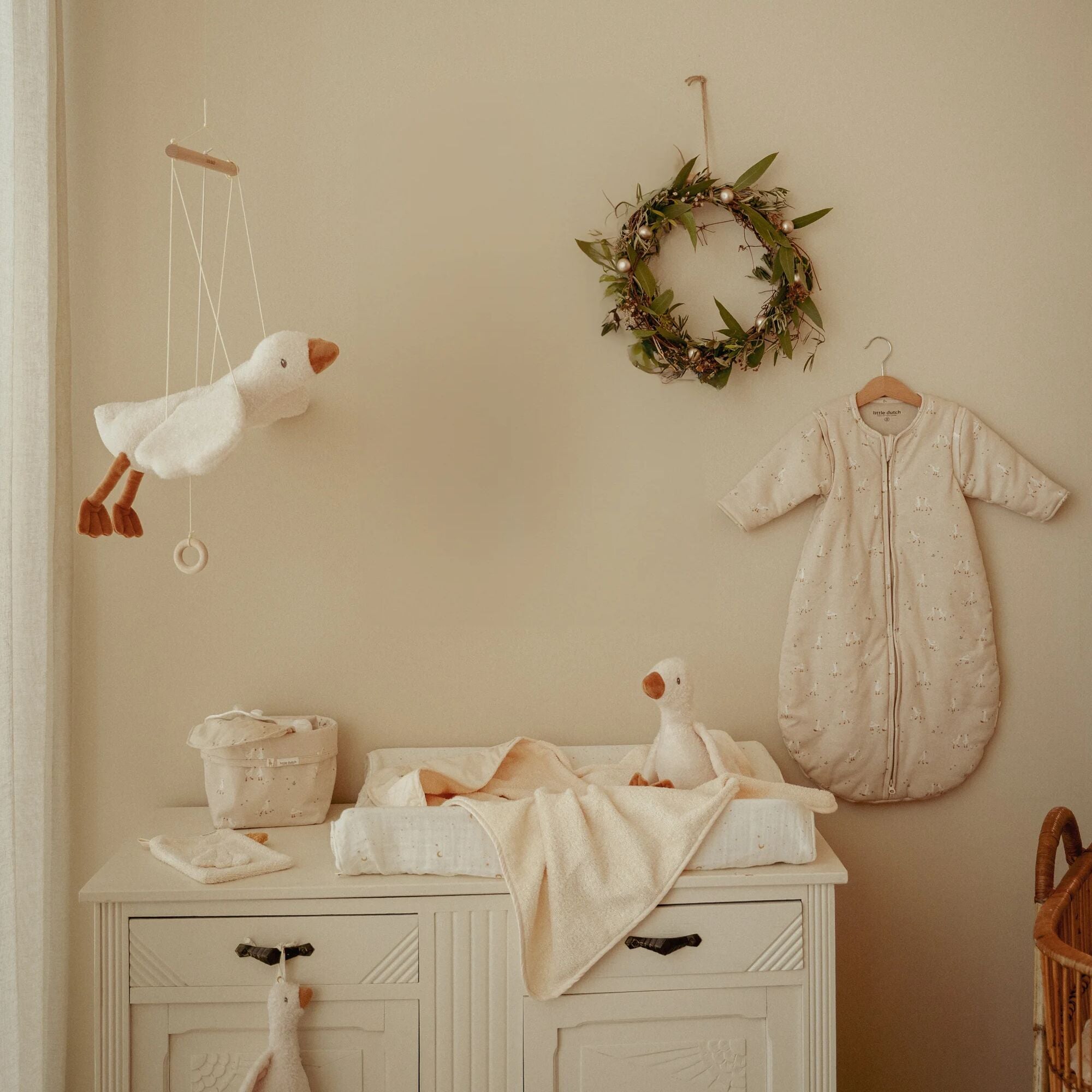 aankleedkussenhoes-wit-newborn-naturals-moon-stars