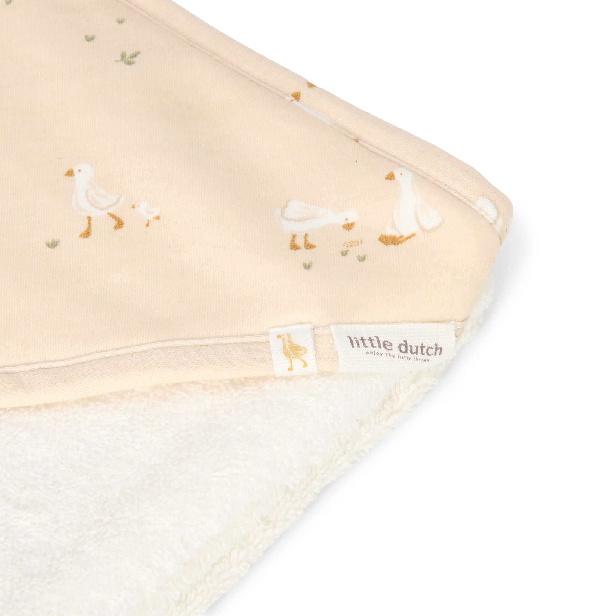 badcape-wit-newborn-naturals-little-goose