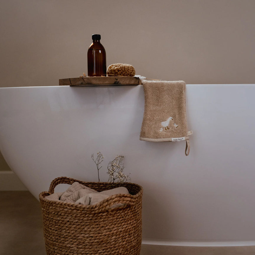 lange-washand-beige-newborn-naturals-little-goose