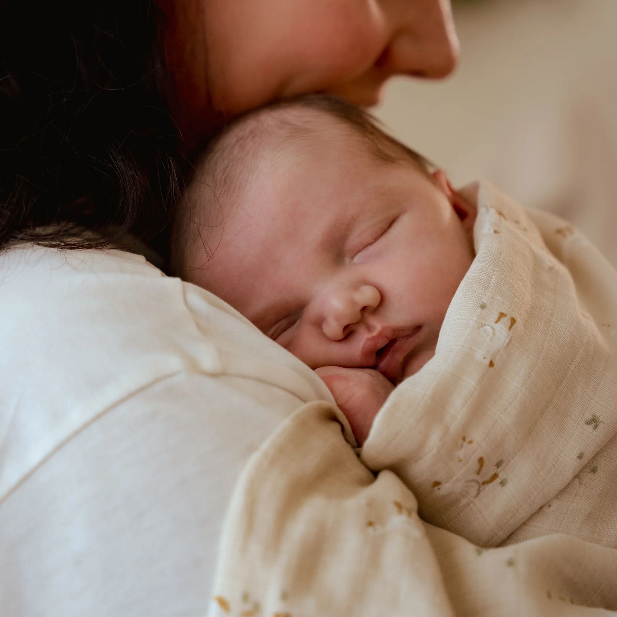 swaddle-beige-maat-120-cm-newborn-naturals-little-goose