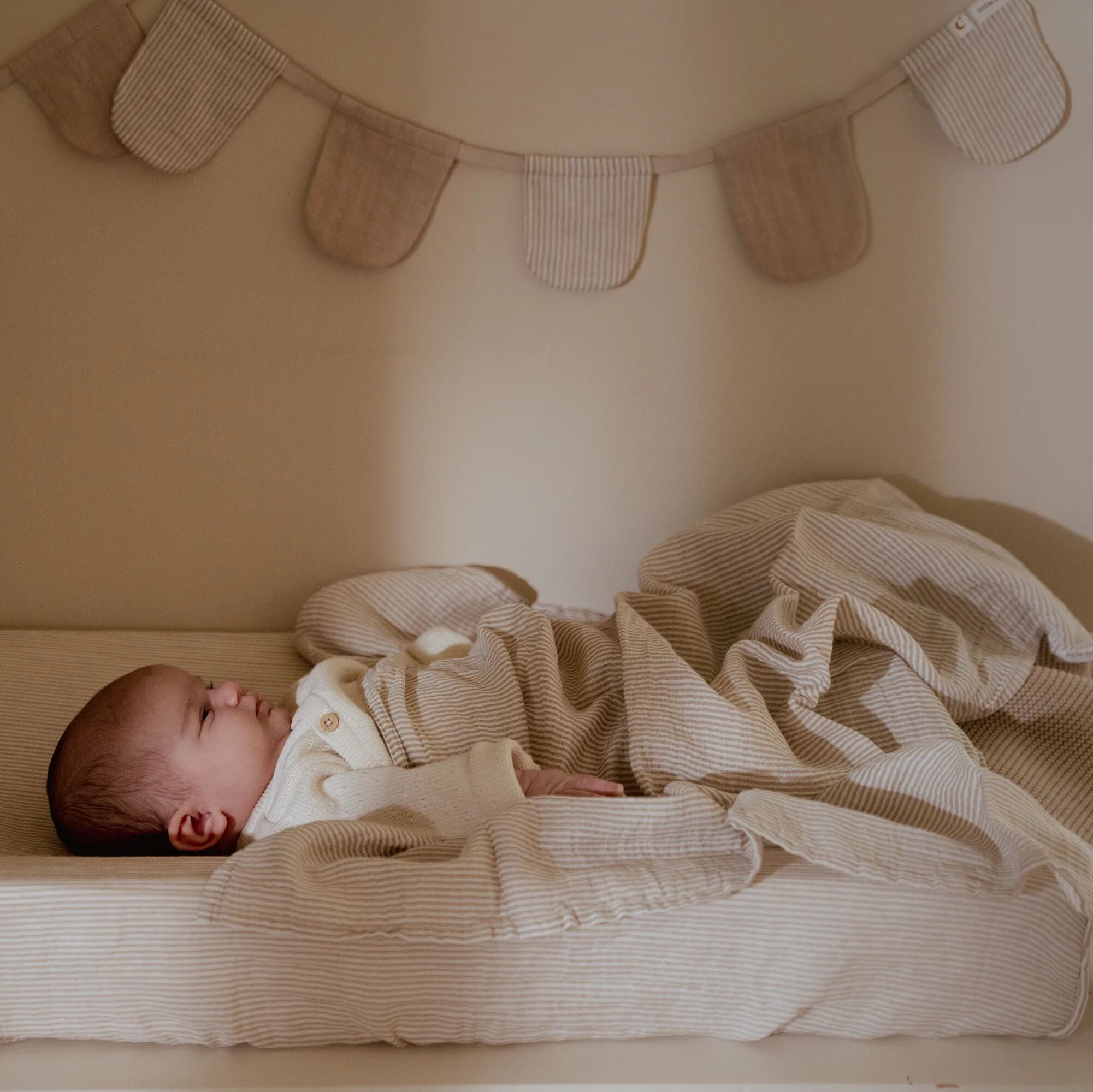 swaddle-beige-120-cm-essentials