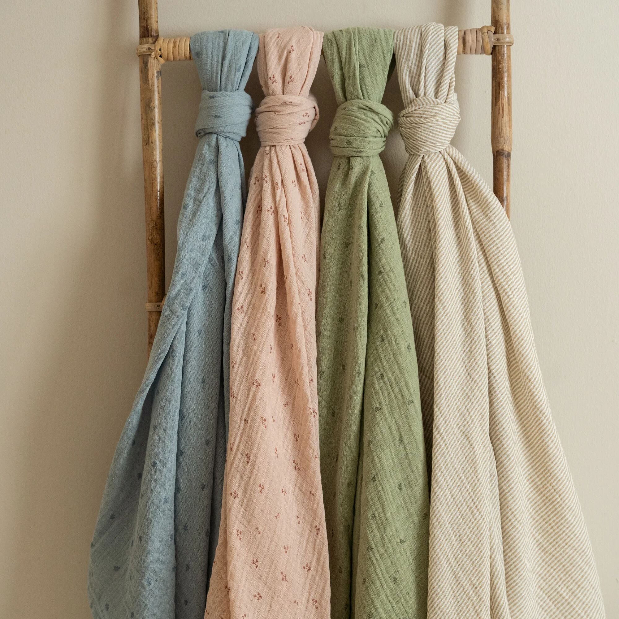 swaddle-beige-120-cm-essentials