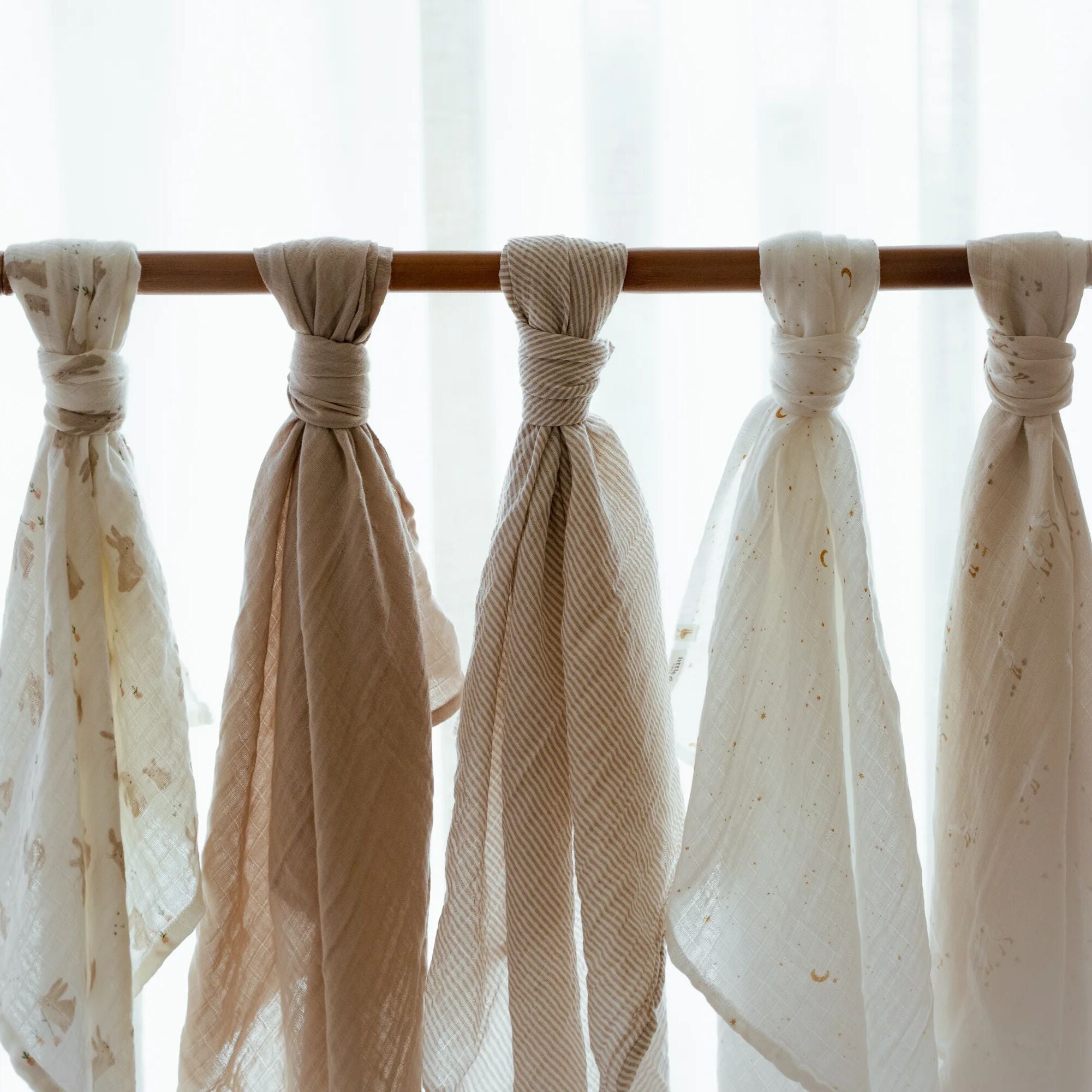 swaddle-beige-120-cm-essentials