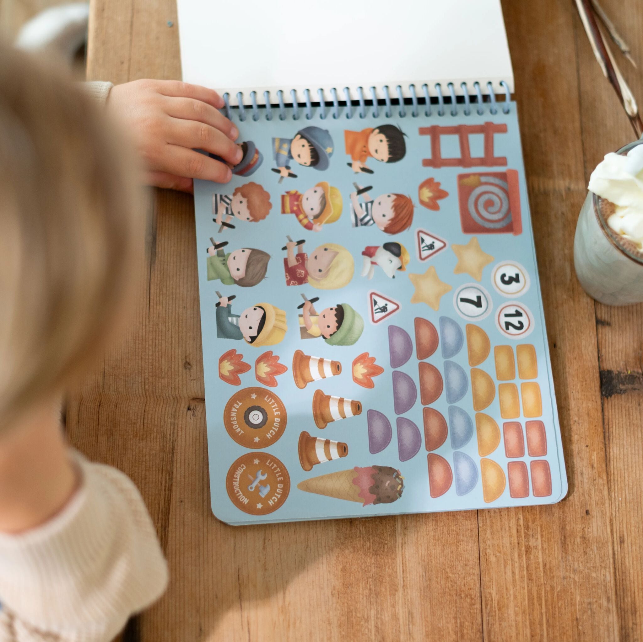 boekje-met-schaar-jim