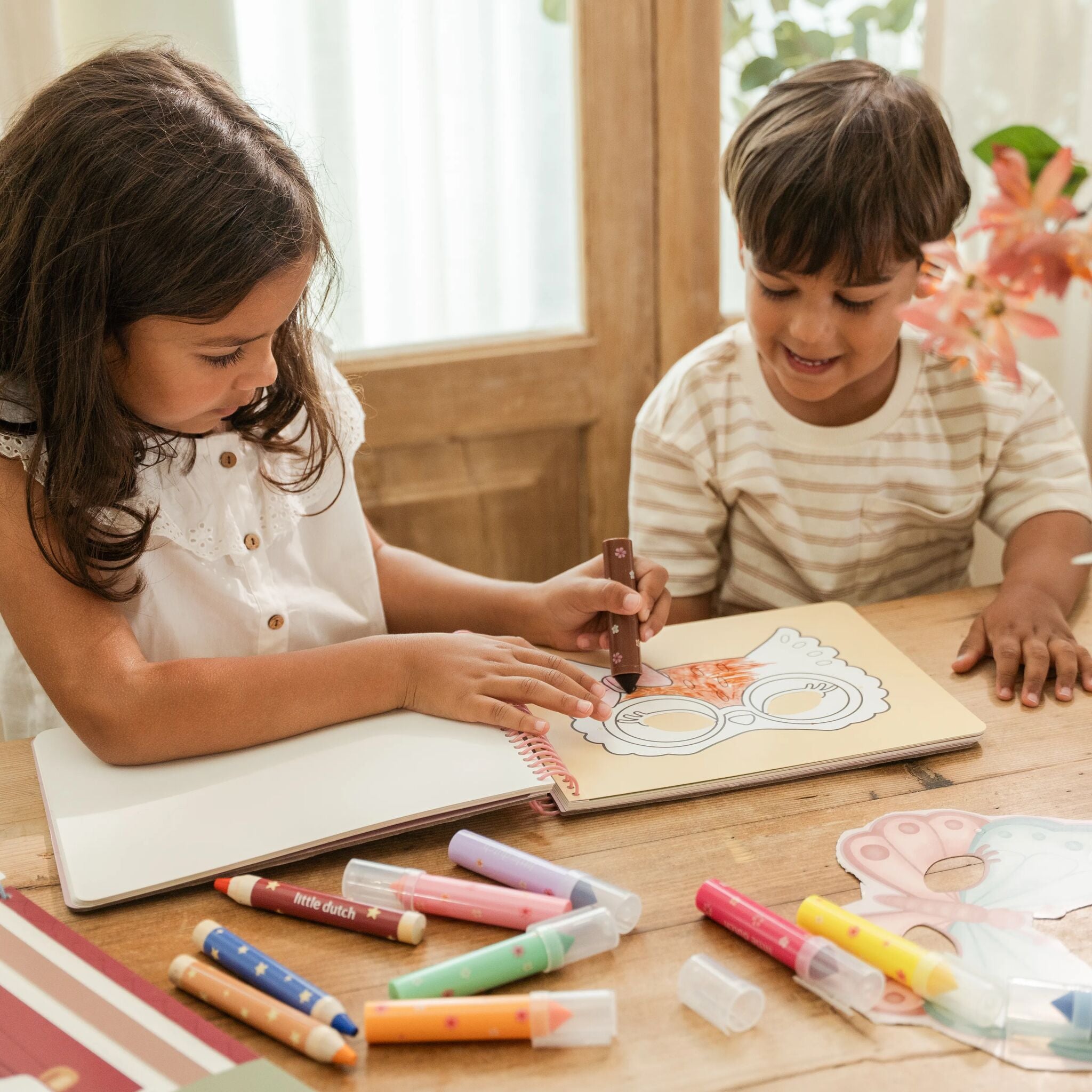 boekje-met-schaar-rosa