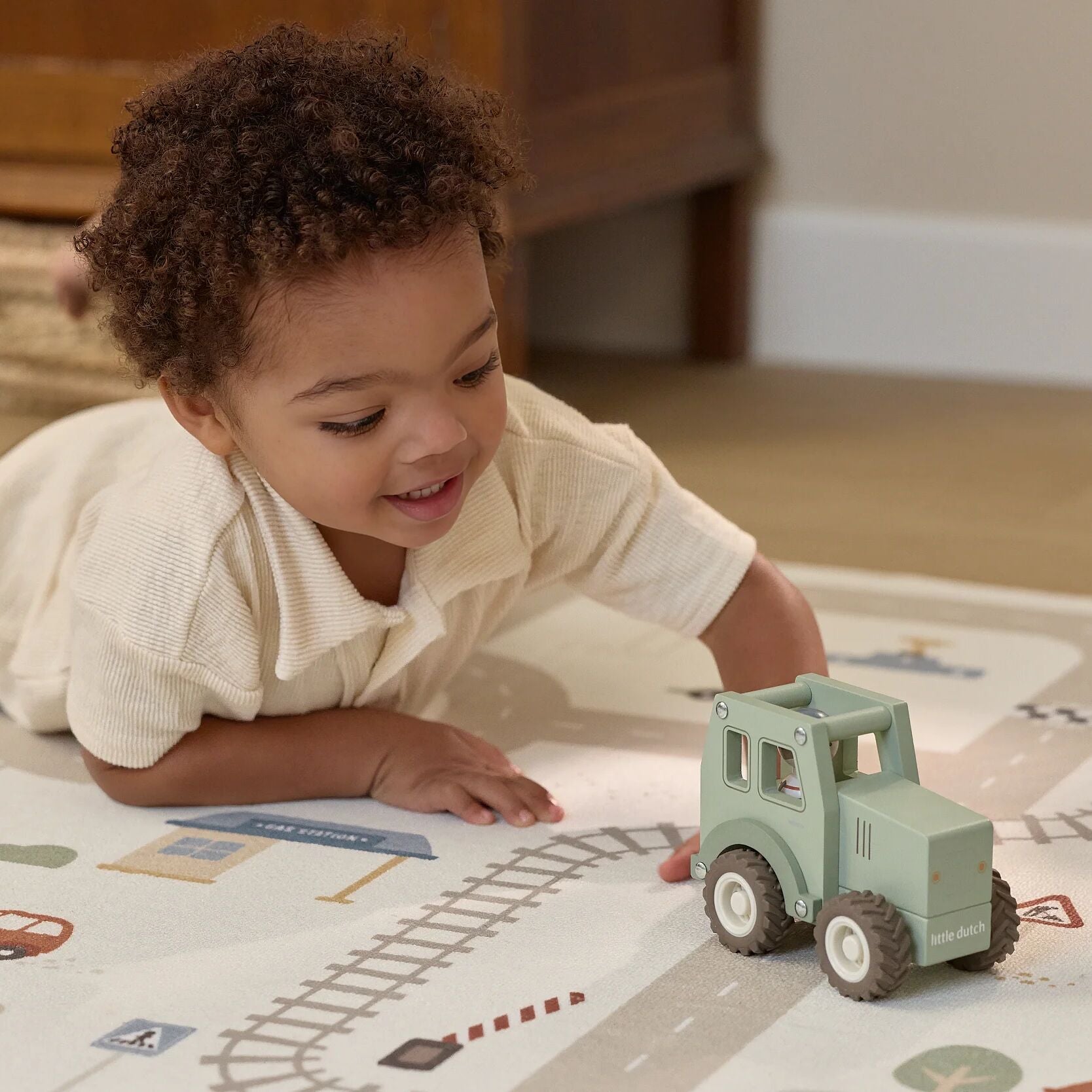 Wooden tractor - Green 