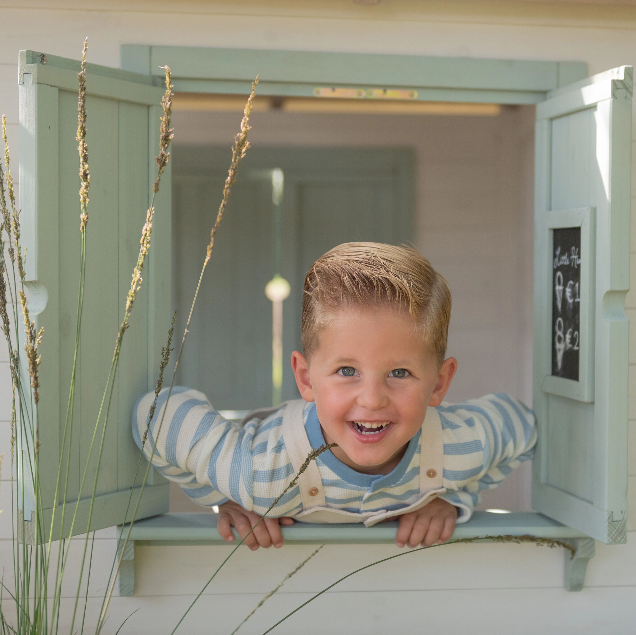 Houten speelhuisje - Wit LEVERBAAR VANAF HALF APRIL