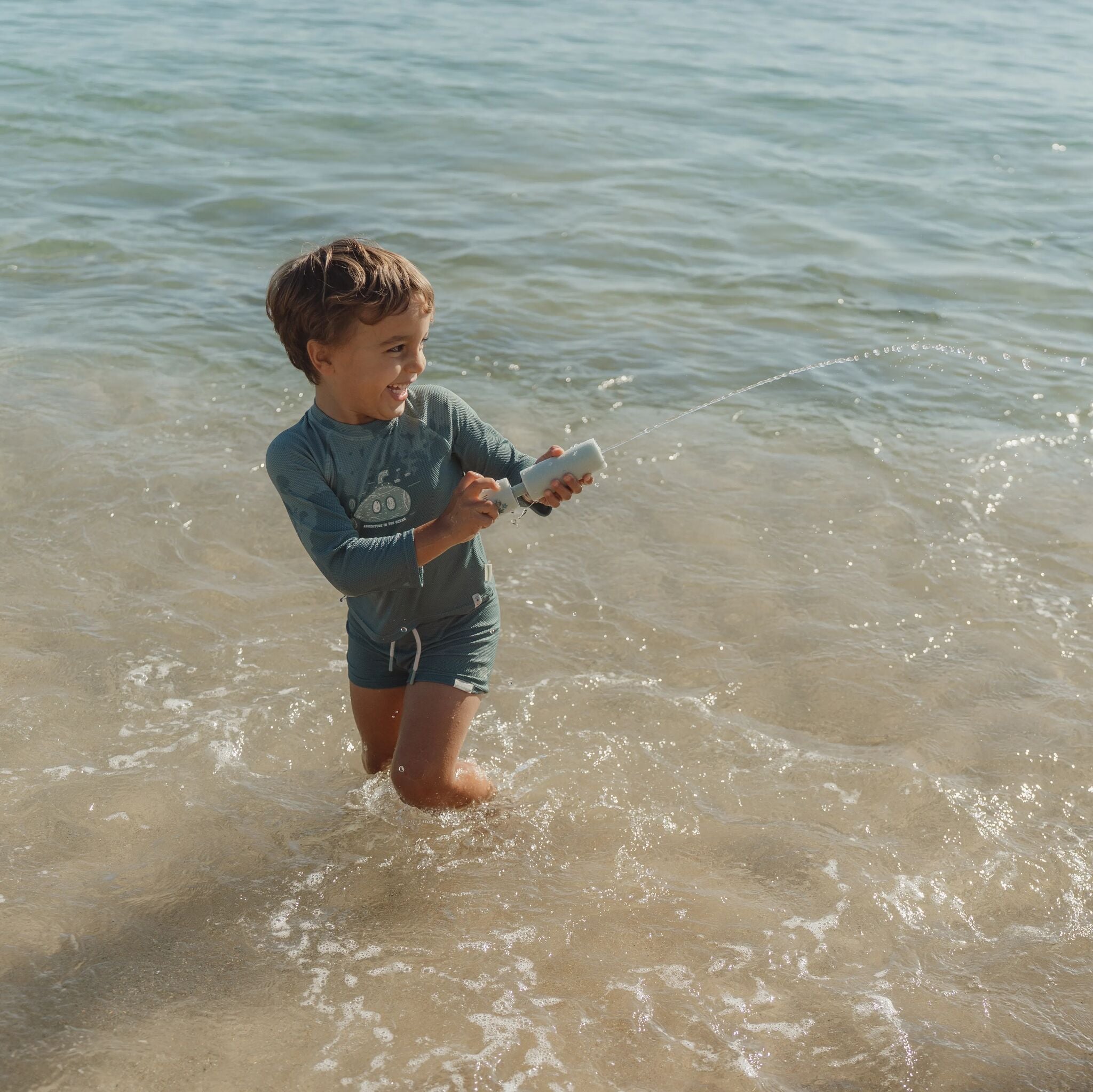 Pistolet à eau en mousse - Bleu - Monde Océan 