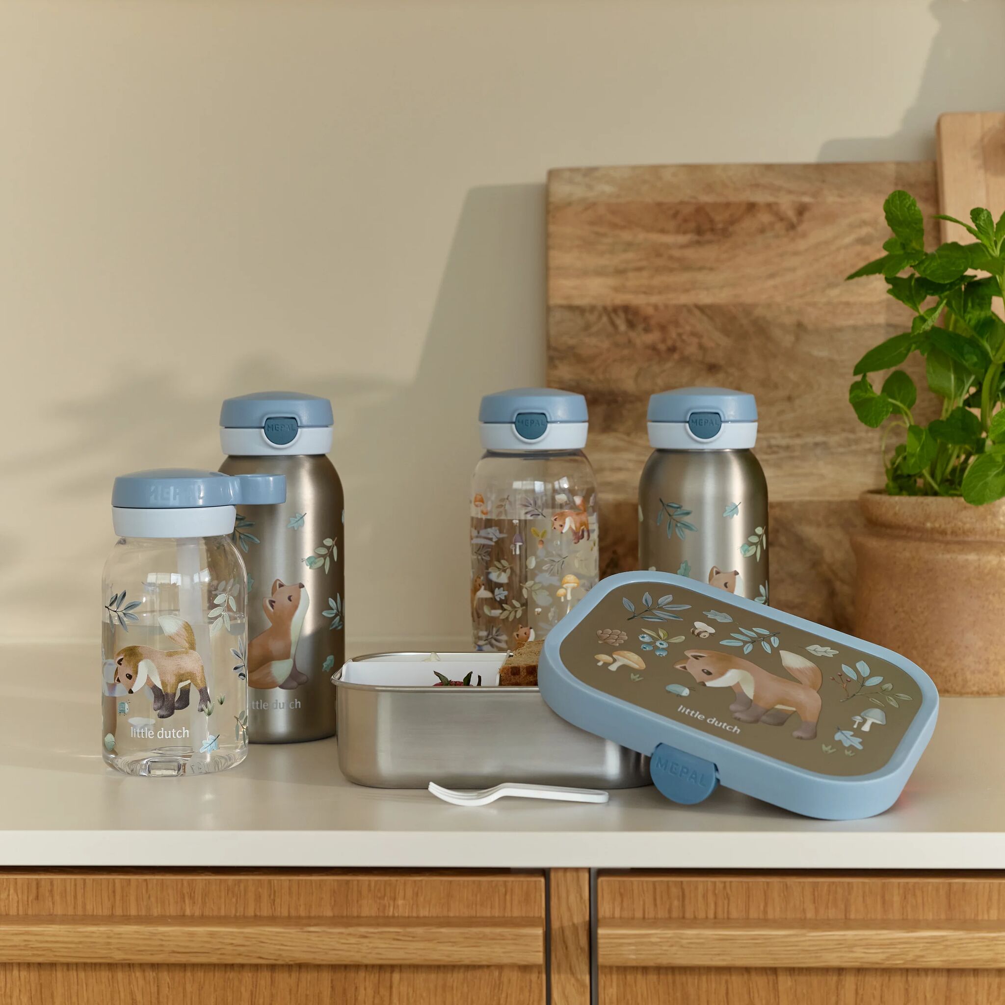 Mepal stainless steel pop-up water bottle 600 ml - White 