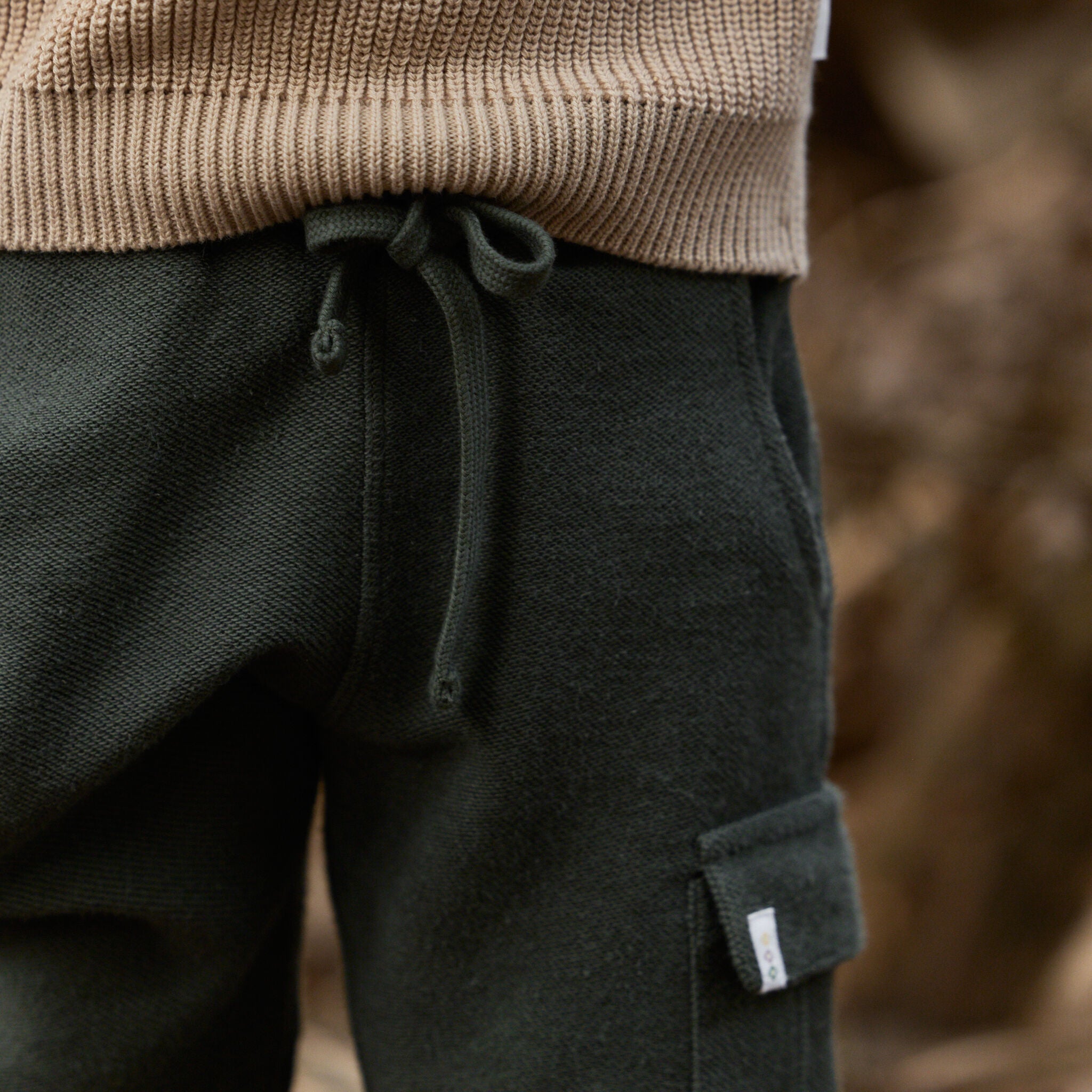 Cargohose aus grünem Sweatstoff