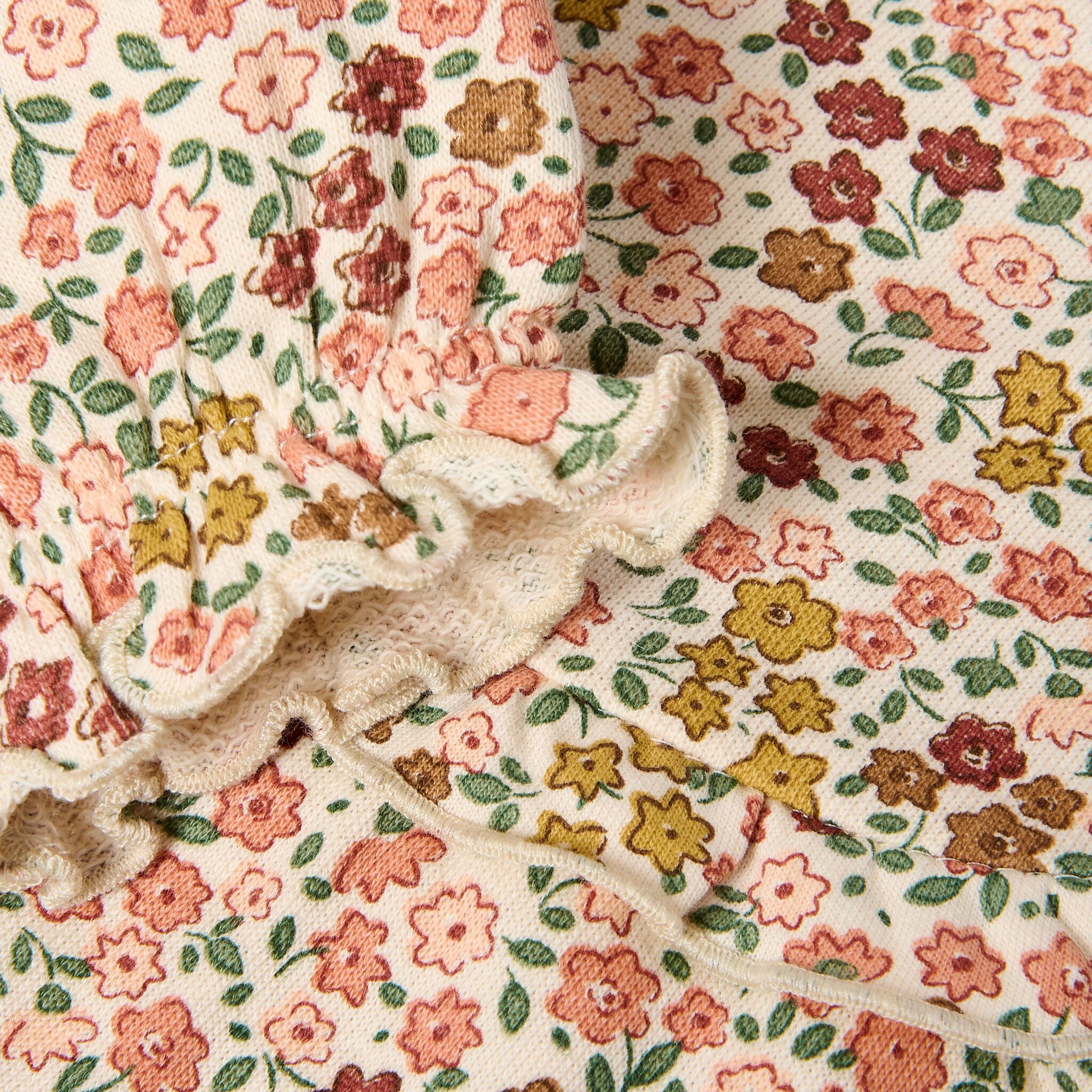 Langärmliges Kleid mit rosa Blumendruck