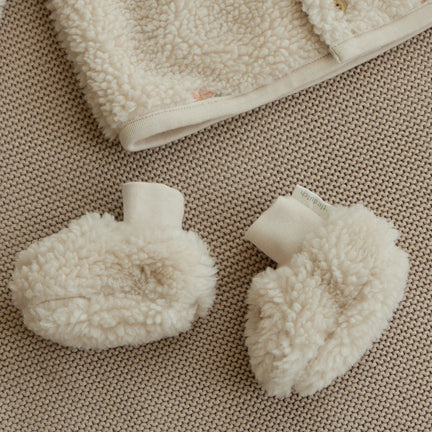 Teddy-Babyschuhe Sandblumenmuster