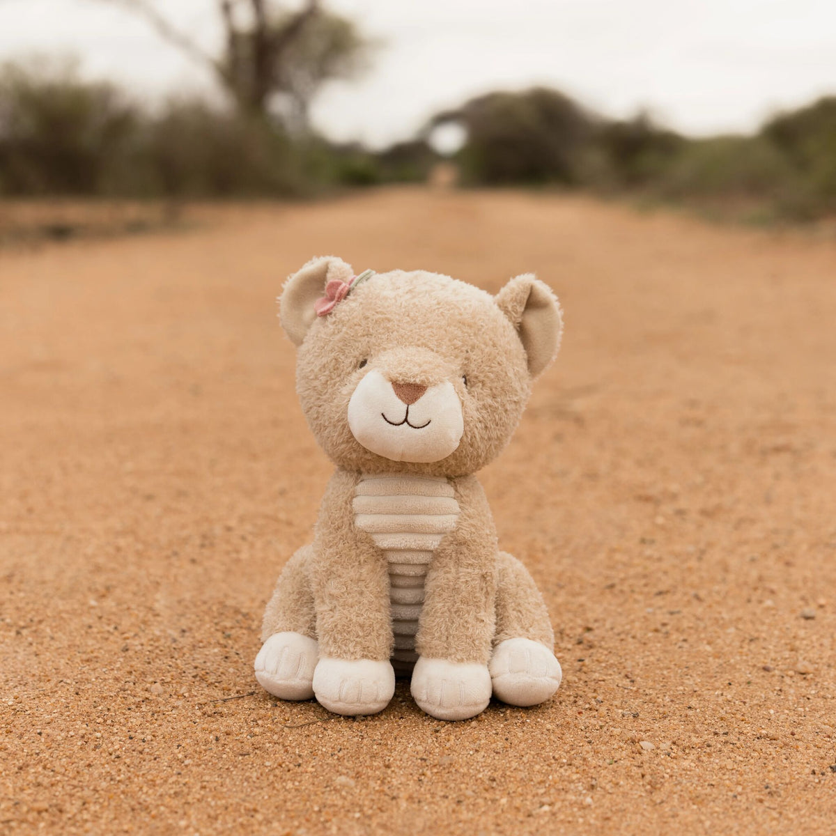 Cuddly toy Lioness - 17 cm