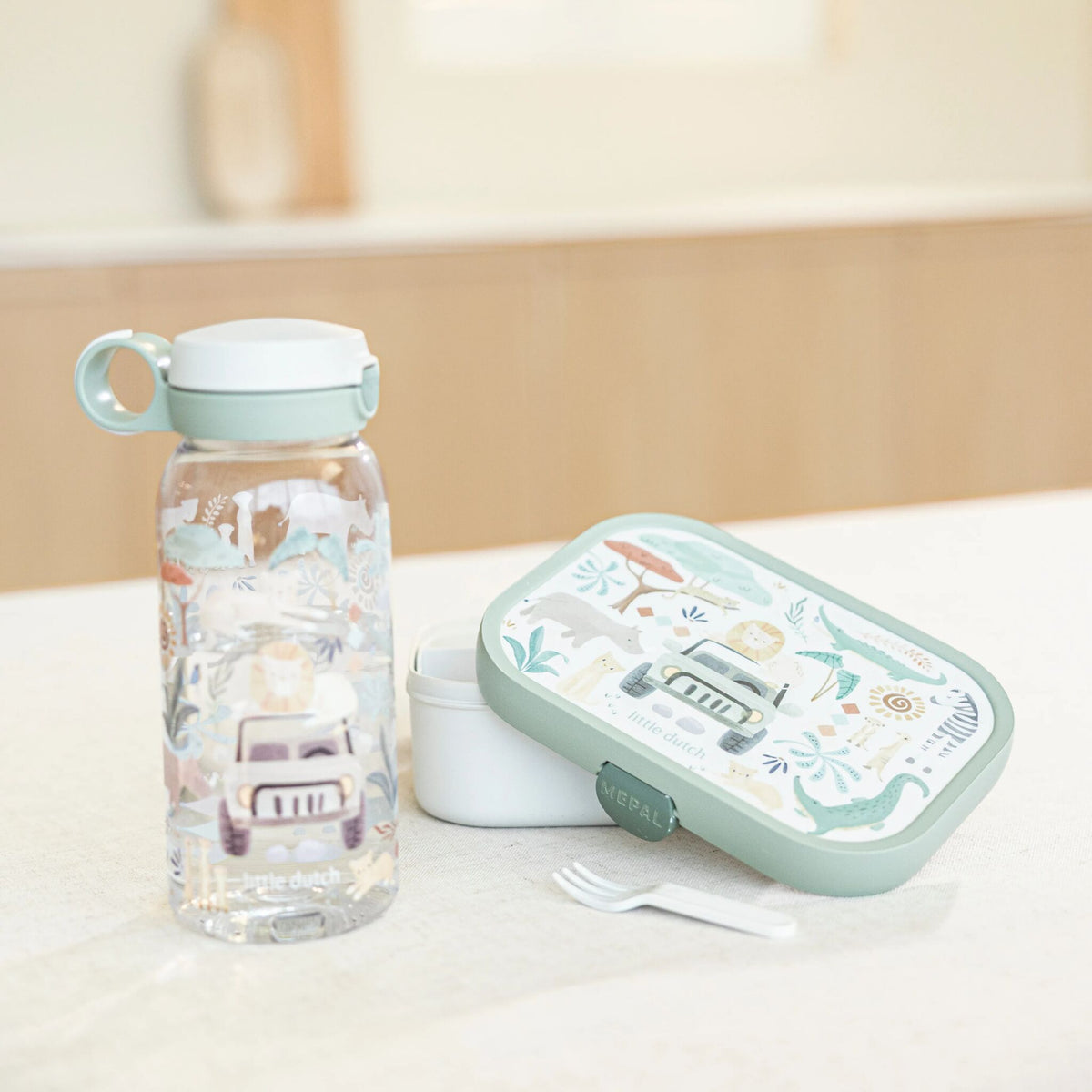 Kindertrinkflasche mit Klappdeckel 600 ml - Mepal Campus - Safari Friends