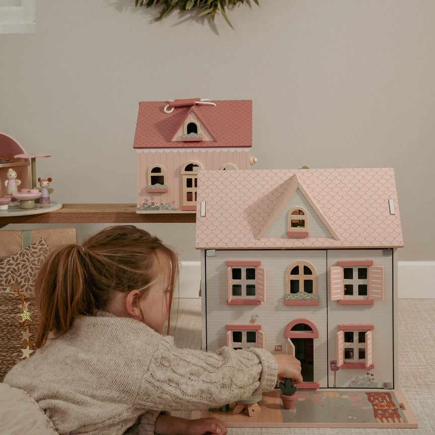 Maison de poupée en bois 