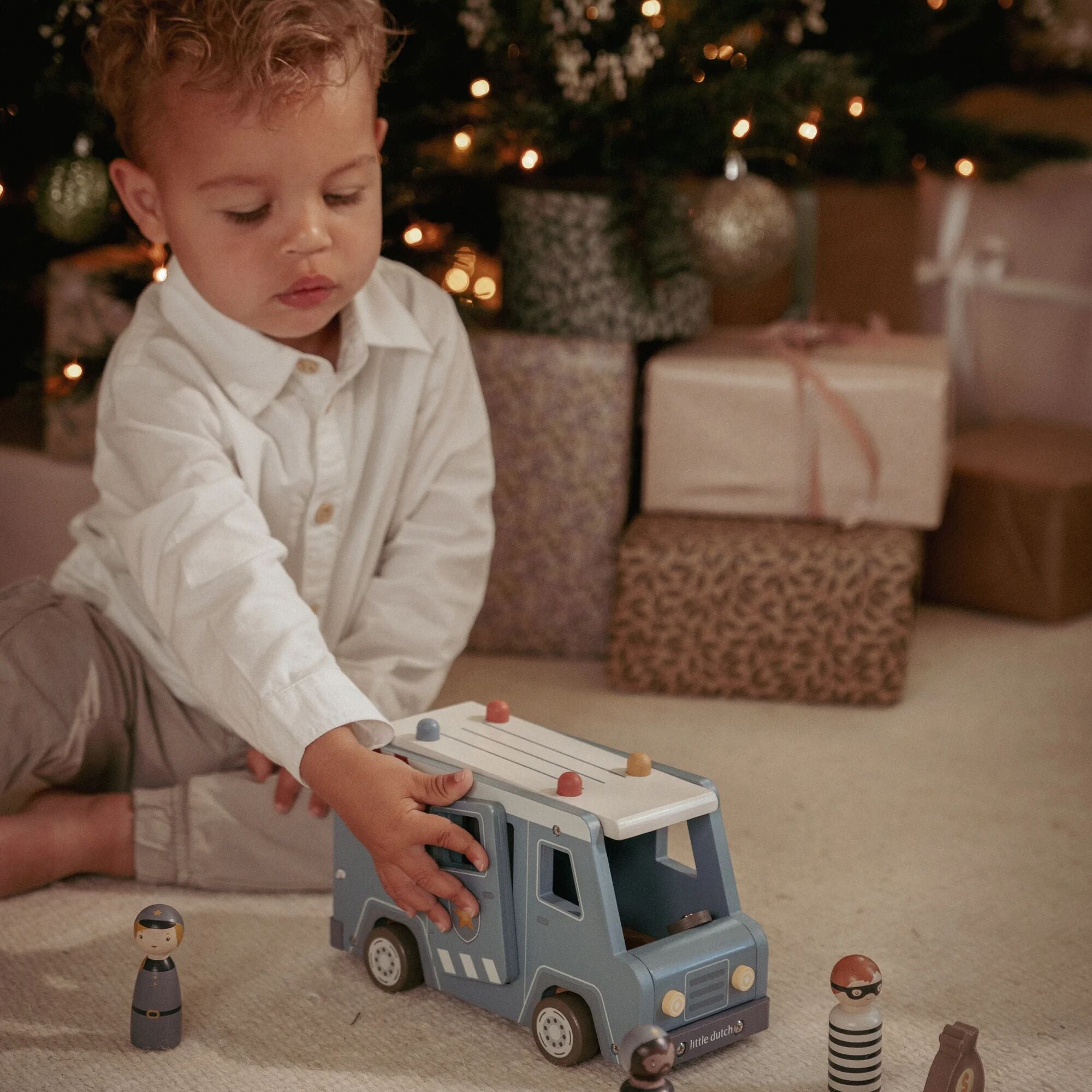 Wooden police car – Blue – Essentials 